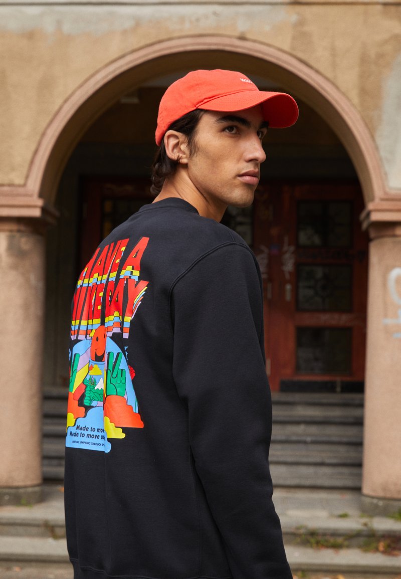 Nike Sportswear CREW SPIRIT Sweatshirt black Zalando.ie