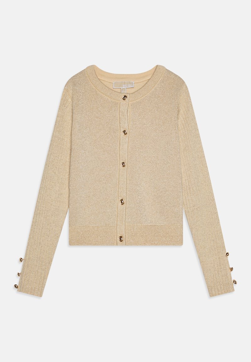 Strickjacke in hellem Beige mit rundem Ausschnitt, vorderem Knopfverschluss und gerippten Ärmeln, die dekorative Knöpfe an den Bündchen aufweisen.