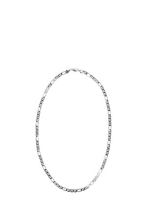 Ezüst fémből készült nyaklánc, amely váltakozó ovális és láncszem alakzatokat mutat be, sima felülettel és biztonságos kapoccsal.