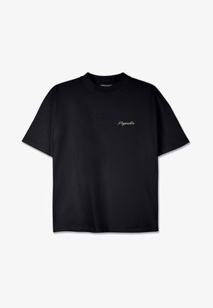 T-shirt nera in cotone con collo rotondo e maniche corte. Presenta un piccolo logo dorato "Pegador" sulla parte sinistra del petto.