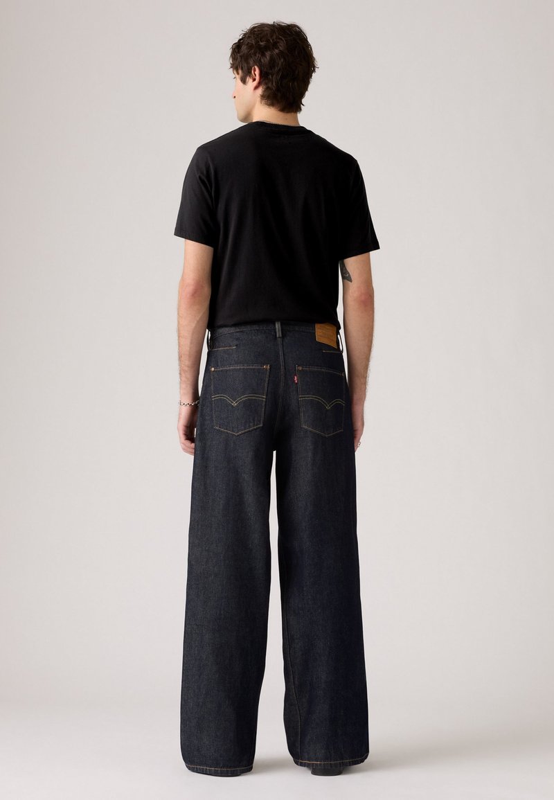 Levi's® TWISTED BAGGY - Baggy džíny - twist and sew