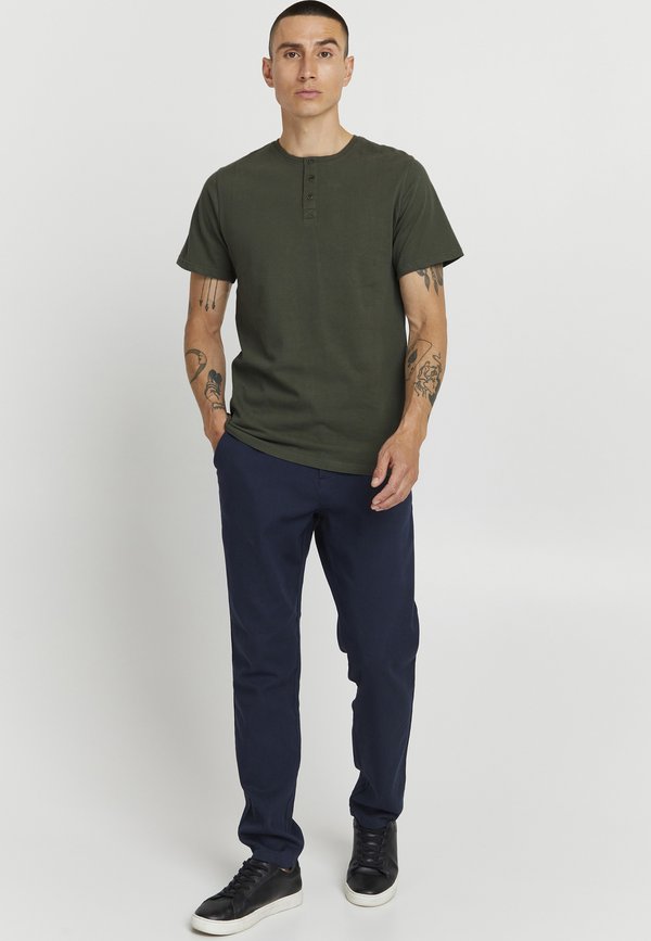 SDVINTON - Basic T-shirt - thyme3