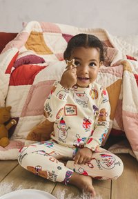 Next REGULAR FIT - CHRISTMAS SET - Pyjama set - ecru santa snowman print