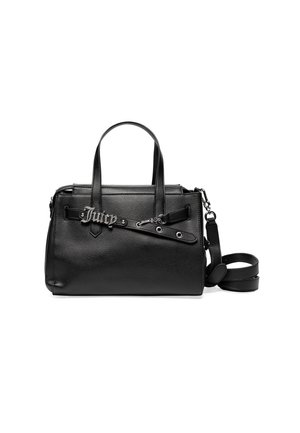 Borsa a mano in pelle nera con due manici superiori, tracolla removibile, chiusura con zip e hardware decorativo con la parola "Juicy."