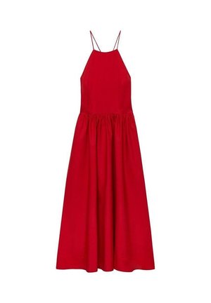 Mouwloze rode maxi-jurk met dunne schouderbandjes, een aangesloten lijfje en een geplooide taille die uitloopt in een volle rok.