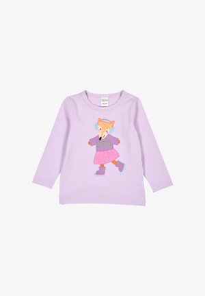 Langärmliges Lavendelhimmelshemd mit einer gestickten Füchsin, die Kopfhörer trägt, einem pinken Rock und lila Stiefeln, verziert mit dekorativen Mustern.