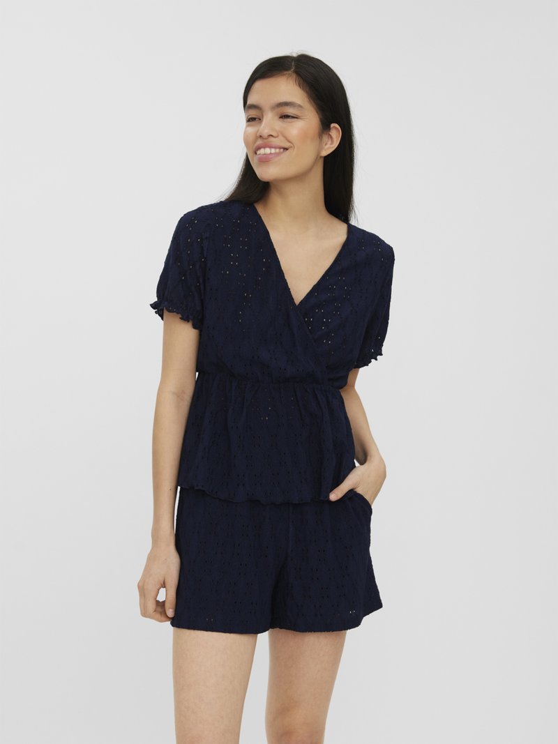 Vero Moda VMULRIKKE BRODERIE ANGLAIS - Μπλουζάκι με στάμπα - navy blazer