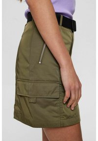 Nümph NUALLIE SKIRT - Minisukně - ivy green