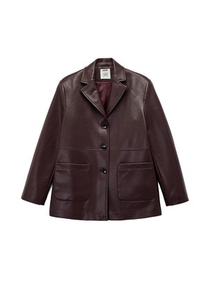 Bruine leren jas met een licht glanzende afwerking, notched lapels, drie voormouwen knopen en twee grote opgestikte zakken. Voering in de binnenkant.