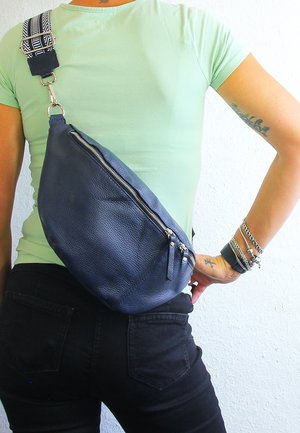 DrachenLeder Sac banane - dunkelblau