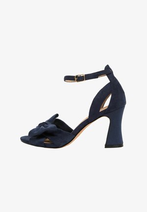 Friends Like These, REGULAR FIT - BOW DETAIL MID BLOCK HEEL SUMMER SANDALS FIT . - Sandals - navy faux suede