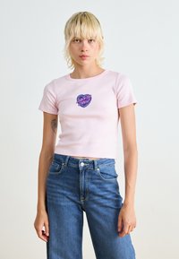 Santa Cruz HEART WREATH MINI FRONT - T-shirts med print - rose quartz
