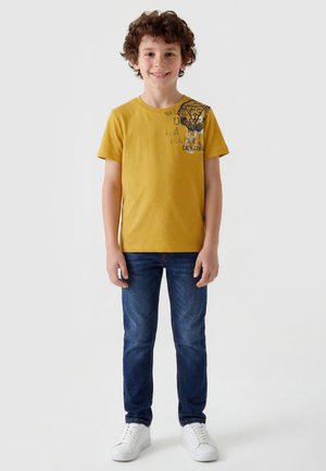 Guess, LOGO T-SHIRT - T-shirt imprimé - gelb