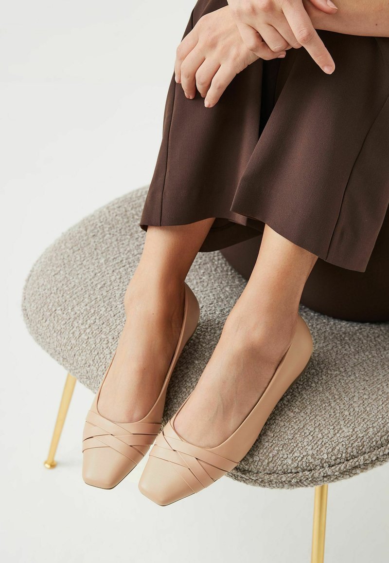 Next FOREVER COMFORTÂ® LEATHER SQUARE TOE BALLERINA SHOES Klassischer