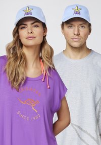 Chiemsee MIT MESH UND STITCHINGS - Cap - blue