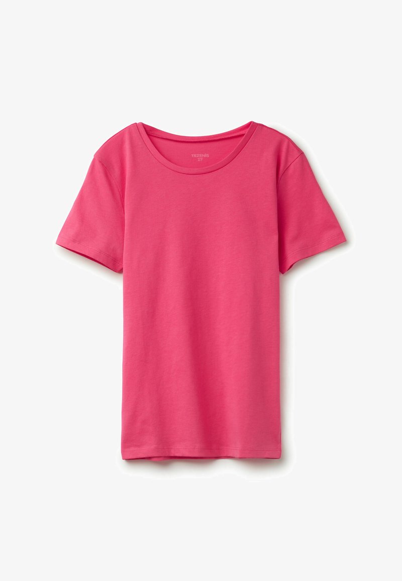Jednoduché krátké rukávové tričko s kulatým výstřihem v jasně růžové barvě položené na bílé pozadí.