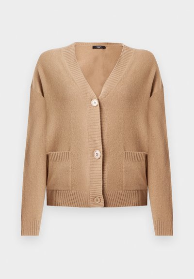 Beež värviga kootud kardigan V-kaelusega, kolme nupu, soonikkoes varrukate ja kahe eesmise taskuga. Pehme tekstuur, vabaaja disain kihiliseks kandmiseks.