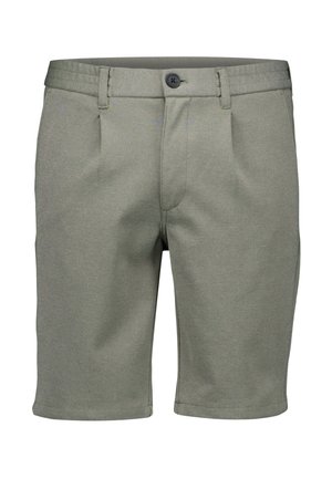 Männer kurze olivgrüne, maßgeschneiderte Shorts mit Knopfverschluss, Gürtelschlaufen und Vordertaschen, präsentiert vor einem weißen Hintergrund.