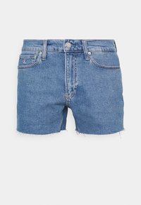 Ljusblå denimshorts med fransade kanter, femficksdesign och knappstängning fram. Har ett logetikett på midjebandet.
