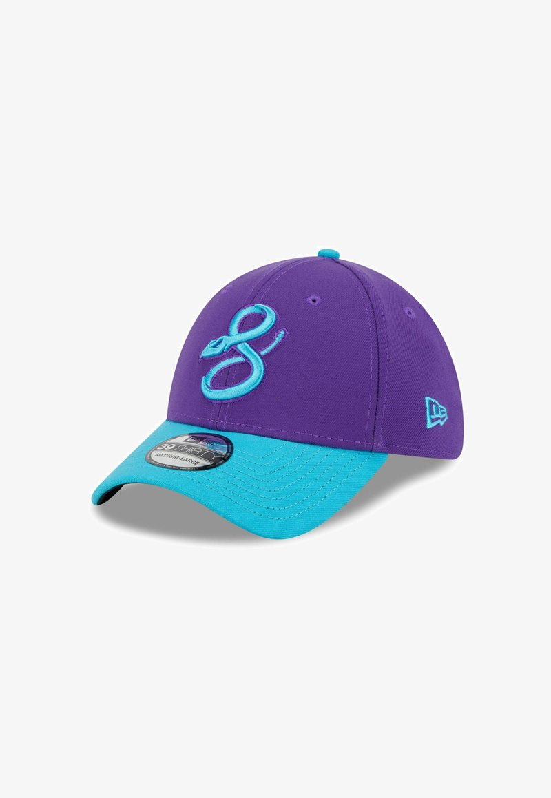 Lila und türkisfarbene Baseballkappe mit gesticktem, stilisiertem "S" auf der Vorderseite und New Era-Logo an der Seite, Aufkleber in der Größe mittel-groß auf dem Schirm.
