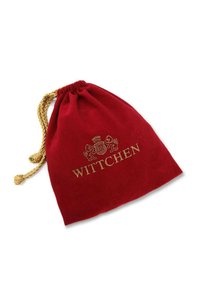 Bolsa drawstring de terciopelo rojo con cierre de cuerda dorada, que presenta letras doradas en relieve "Wittchen" y un diseño de emblema.