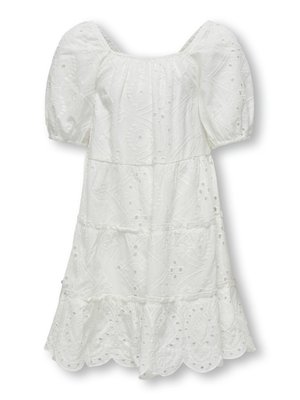 Robe en coton blanc avec manches bouffantes, motifs œillets brodés, jupe à volants et ourlet festonné.