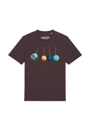 Dark t-shirt with a design of four hanging planets and an astronaut floating near the Earth on the left side.