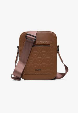 Sac bandoulière marron avec sangle large réglable, poche zippée à l'avant, motif géométrique embossé et logo "ALDO" au centre en bas.