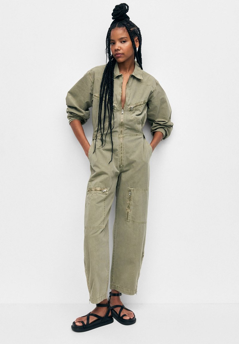 PULL&BEAR AVIATOR Jumpsuit khaki/kaki Zalando.be