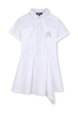 Weißes kurzärmeliges Kleid mit Kragen, Knopfleiste, zwei Brusttaschen, elastischem Taillengürtel und dekorativem DKNY-Logo aus Strasssteinen.