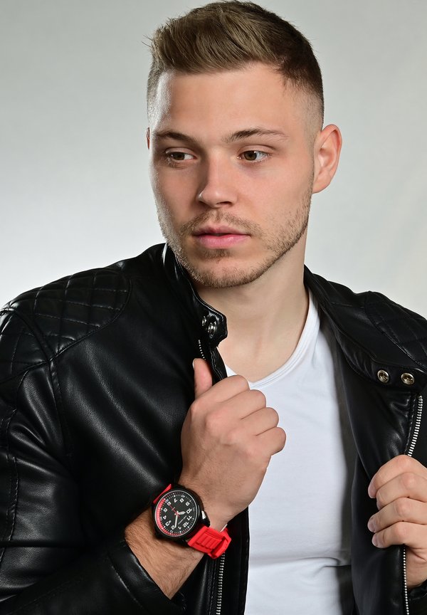 SPORTLICH MODERN - Uhr - rot