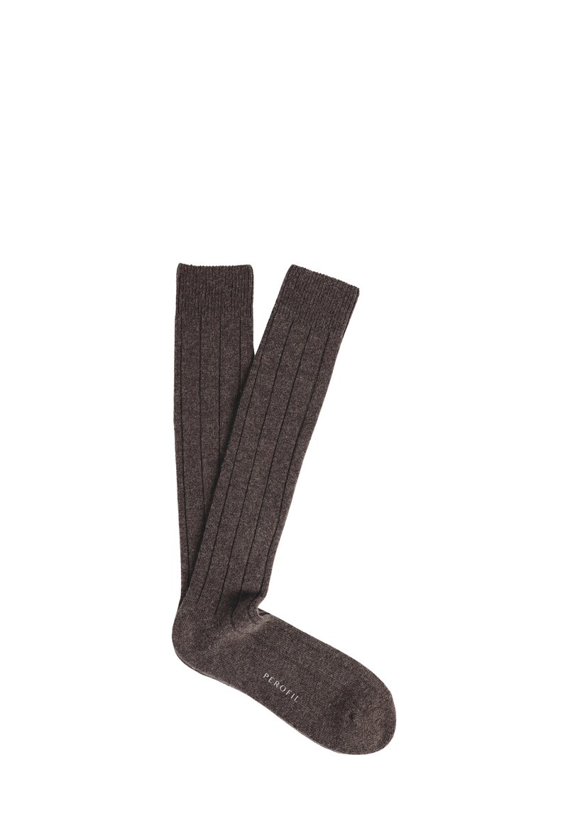 Calze a coste fino al ginocchio in misto lana marrone scuro. Presentano una texture morbida con punta rinforzata e dettaglio con marchio sulla suola.