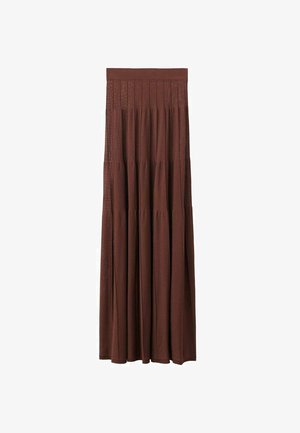 Brauner, plissierter Maxi-Rock mit weitem Bund, der vertikale und geraffte Stoffpaneele für eine fließende Silhouette aufweist.