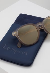 Le Specs BANDWAGON - Aurinkolasit - matte stone
