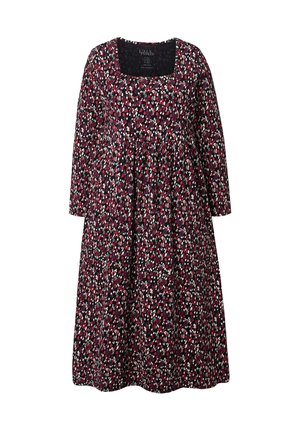 Robe fleurie avec un décolleté carré, des manches longues et une silhouette fluide. Présente un fond sombre avec des motifs rouges, blancs et verts.