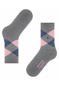 Calcetines de algodón grises con un patrón de rombos argyle en rosa, azul marino y gris claro, con pequeños detalles de costura blanca y logo en la suela.