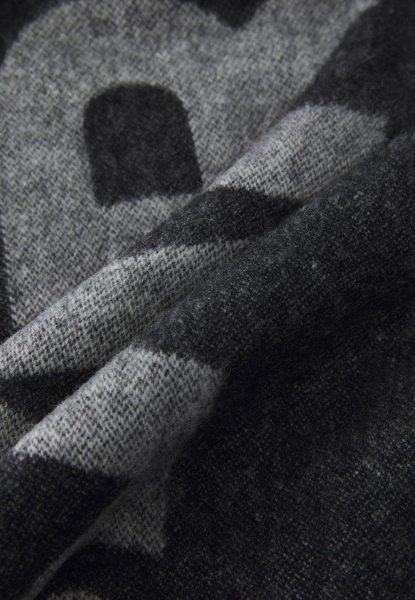 ESSENTIAL SCARF - Scarf2