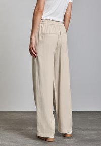 Street One WIDE - Bukser - beige