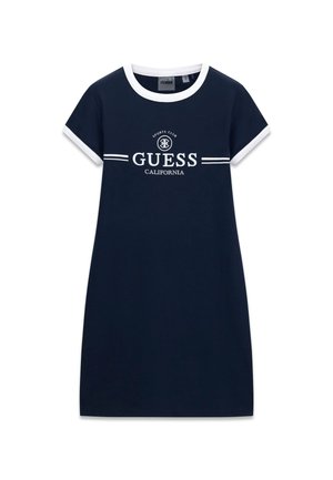 Robe bleu marine à manches courtes avec bordure blanche au col et aux manches, arborant le logo "GUESS California Sports Club" sur la poitrine.