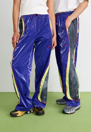 F.R.O.G TRACK PANT UNISEX - Tracksuit bottoms - deep night/cool grey/lt lemon twist