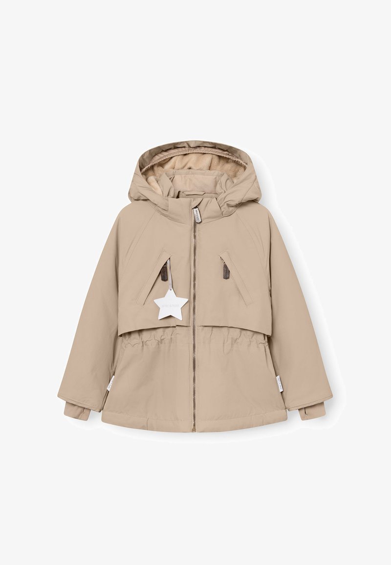 Beige bērnu mantiņa ar kapuci, ar rāvējslēdzēju, divām slīpām kabatām un elastīgu jostu. Iekšpuse ir mīksta un teksturēta.