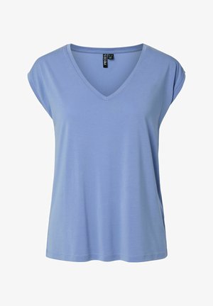 Top femenino de color azul claro, manga corta, de ajuste holgado y escote en V, con ligeros fruncidos en los hombros y una etiqueta de ropa dentro del cuello.