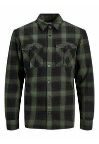 Camicia in flanella a quadri verdi e neri con maniche lunghe, abbottonatura frontale, due tasche sul petto e un piccolo accento rosso. Texture morbida, design informale.