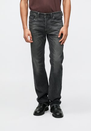 LARKEE - Straight leg jeans - 02