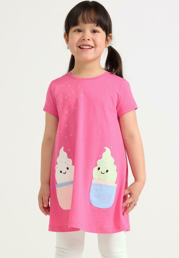 SHORT-SLEEVED WITH FUN POCKETS - T-Shirt print