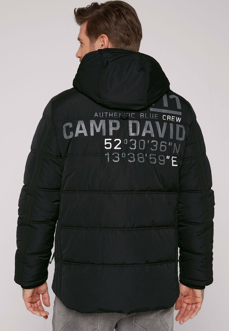Camp David CAMP DAVID LANGE STEPPJACKE MIT KAPUZE UND RCKEN-ARTWORK -  Winterjacke - black/schwarz - Zalando