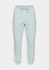 ESSENTIALS FEELCOZY FLEECE - Παντελόνι φόρμας - sage/white
