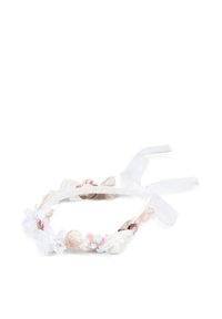 Serre-tête fleuri en blanc avec des fleurs en tissu et des accents roses, doté de liens en ruban et d'un détail texturé tout au long du design.