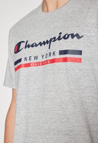 Champion CREWNECK - Camiseta estampada - grey