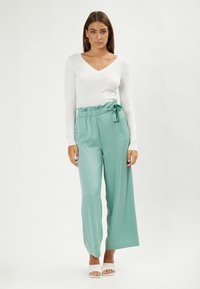 INFLUENCER V NECK - Maglione - white